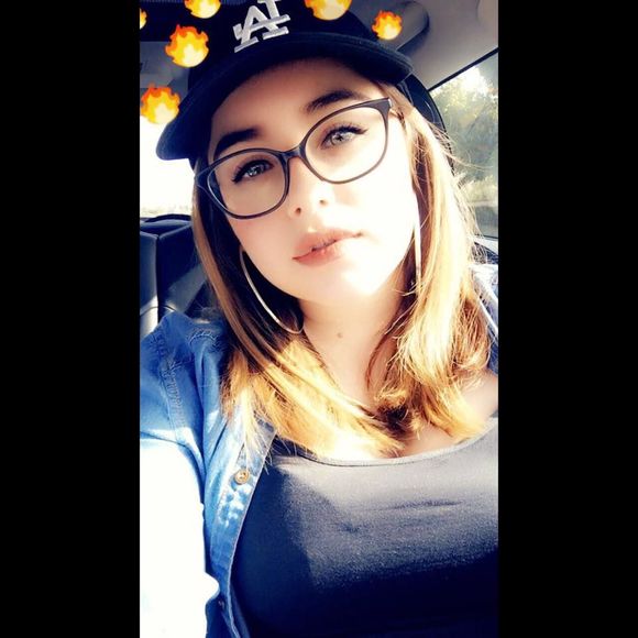 Meet your Posher, Sabrina - Picture 1 of 1